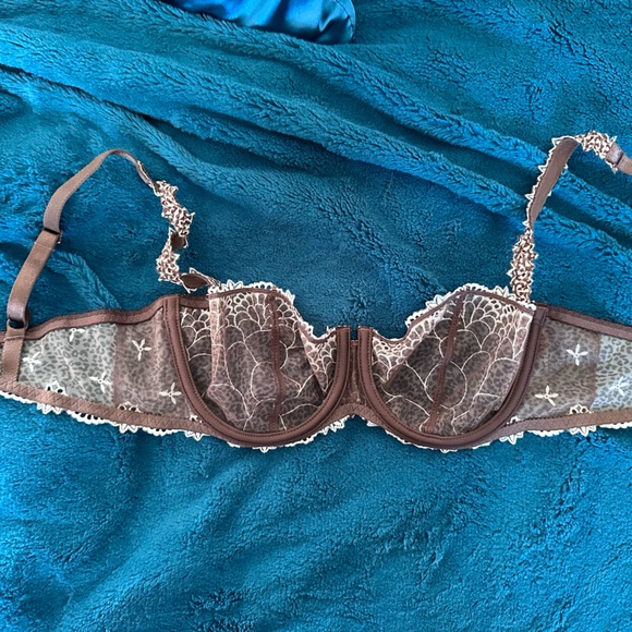 Chantelle animal print demi bra, 32D - Picture 3 of 16
